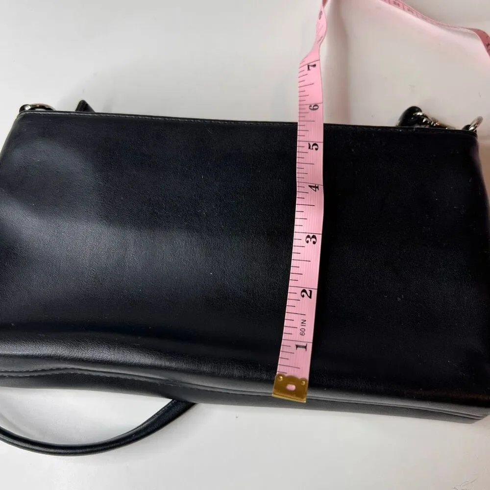 black Charter Club Y2K 90’s shoulder bag features a sleek design with silver-ton